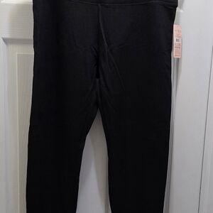 Luxe Black Leggings with Sleek Design NWT